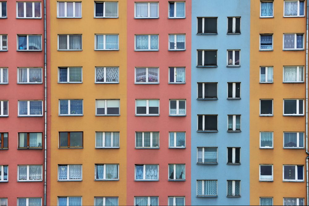 Színes panelház - ablakcsere Budapest